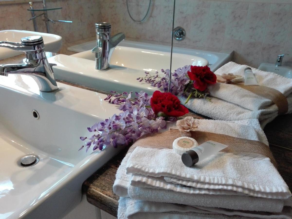 Bed and Breakfast La Vie En Rose à Buia Extérieur photo
